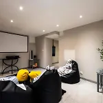 Résidence 330m2, 6 Chambres, Piscine Jacuzzi - 330m2, 6 Chambres, Piscine Jacuzzi Mae-2233