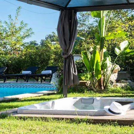 Résidence 330m2, 6 Chambres, Piscine Jacuzzi - 330m2, 6 Chambres, Piscine Jacuzzi Mae-2233 Villa