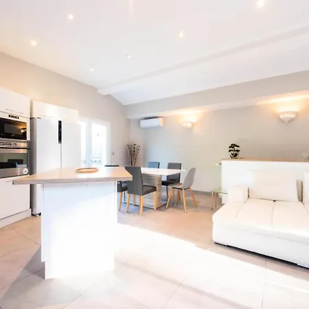 Résidence 330m2, 6 Chambres, Piscine Jacuzzi - 330m2, 6 Chambres, Piscine Jacuzzi Mae-2233 Villa *