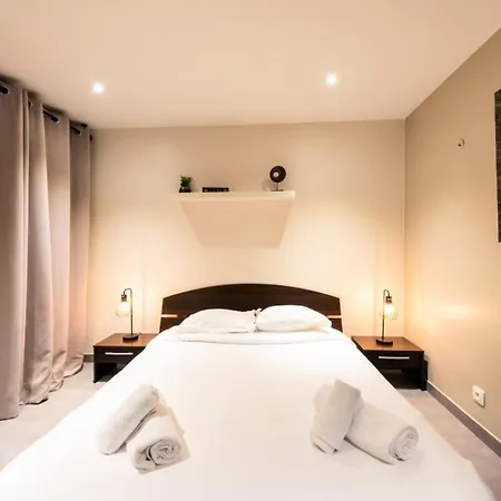 Résidence 330m2, 6 Chambres, Piscine Jacuzzi - 330m2, 6 Chambres, Piscine Jacuzzi Mae-2233 *